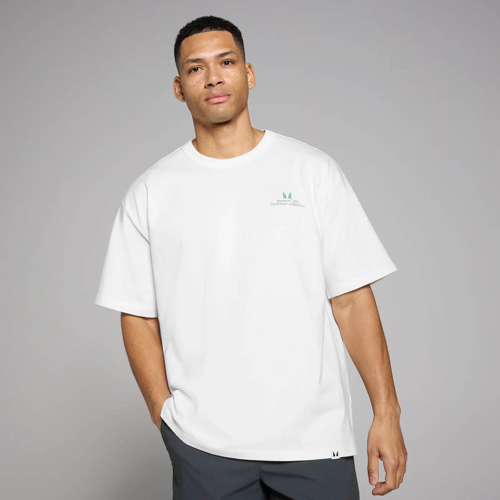 MP 라이프스타일 그래픽 티셔츠 - 레트로 화이트 - XXS-XS 이미지 1